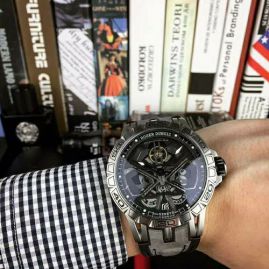 Picture of Roger Dubuis Watch _SKU765846811471500